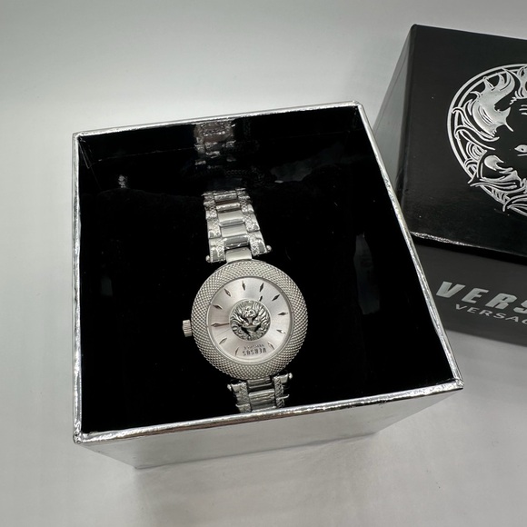 Versace Versus Lion Silver Watch - Picture 4 of 6